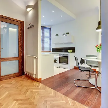 Grand - Brooklyn 2 Bedroom